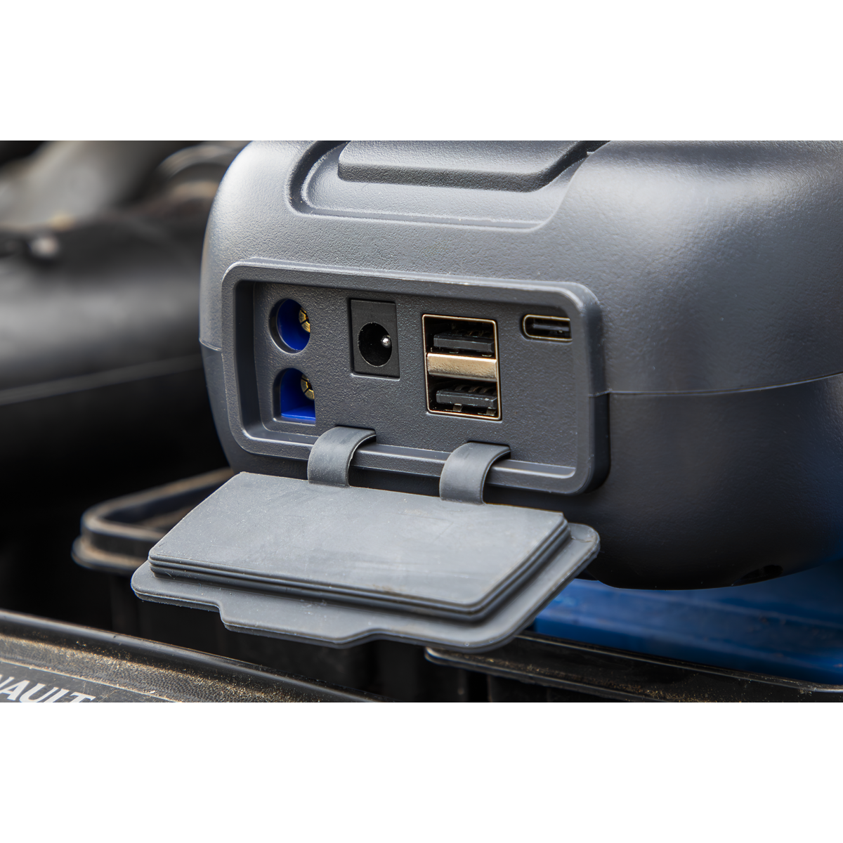 RoadStart 12V Jump Starter Power Pack 2000A